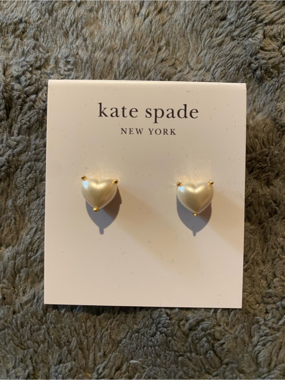 BNWT Kate Spade Pearl Large Gold Hearts Studs with Pearls $68 - Picture 3 of 3